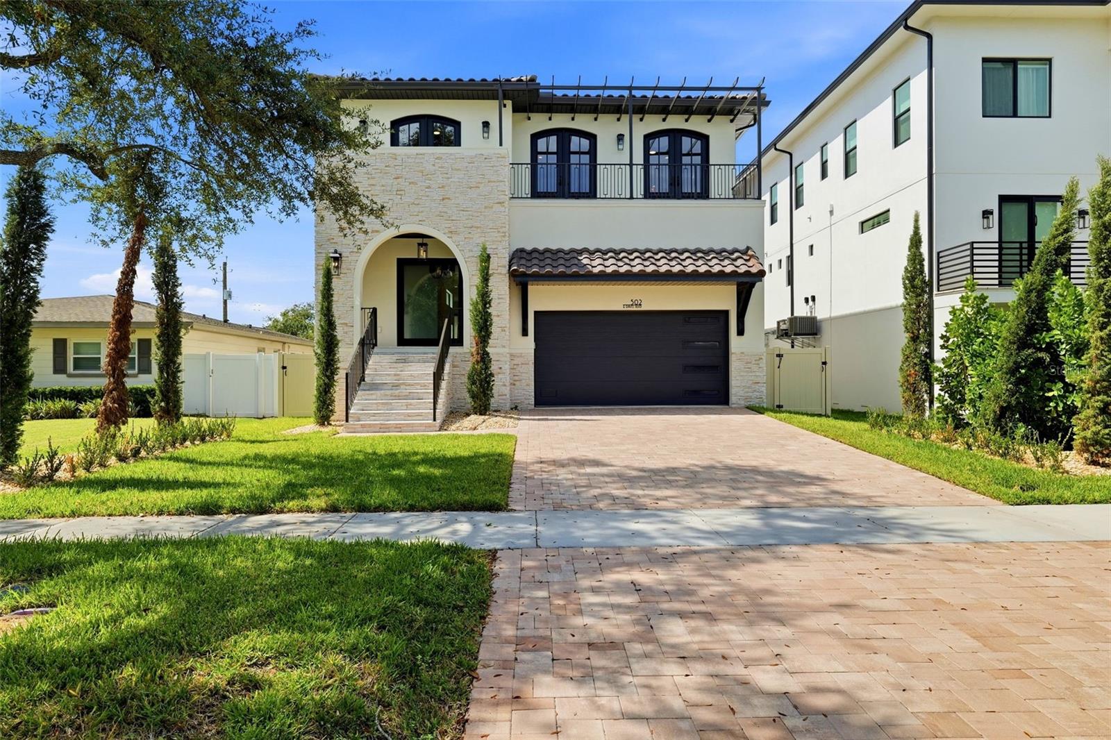 502 E DAVIS BLVD