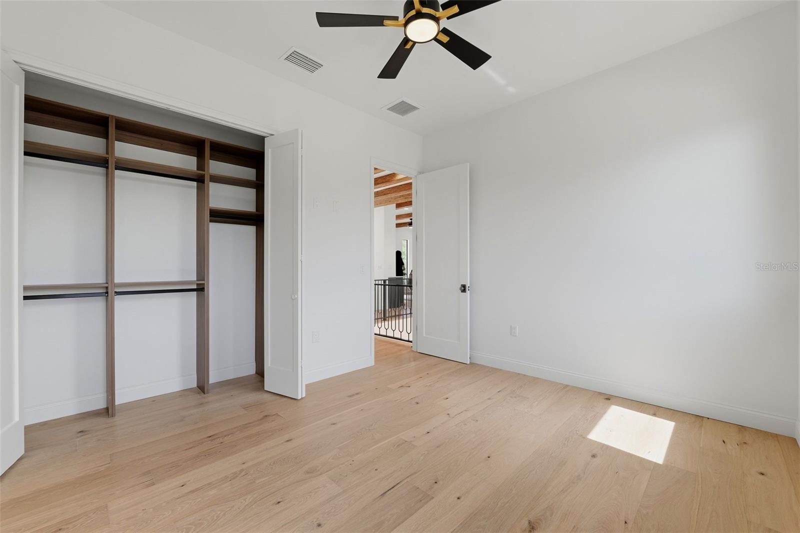 502 E DAVIS BLVD