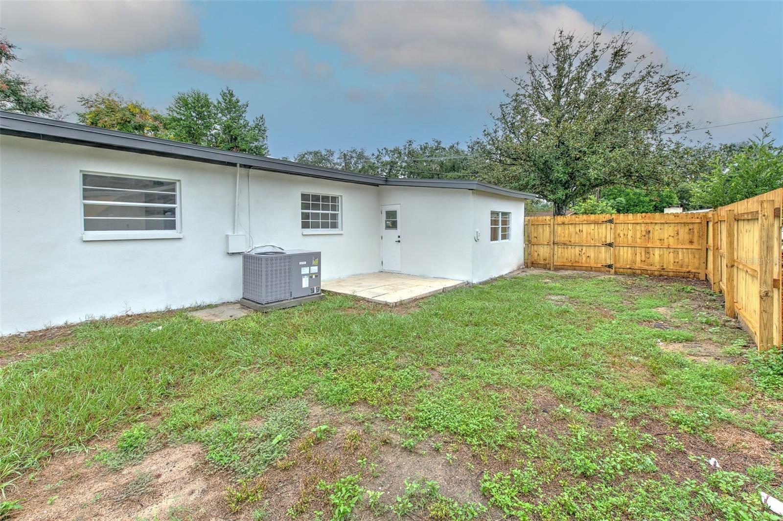 507 SUTTON PL