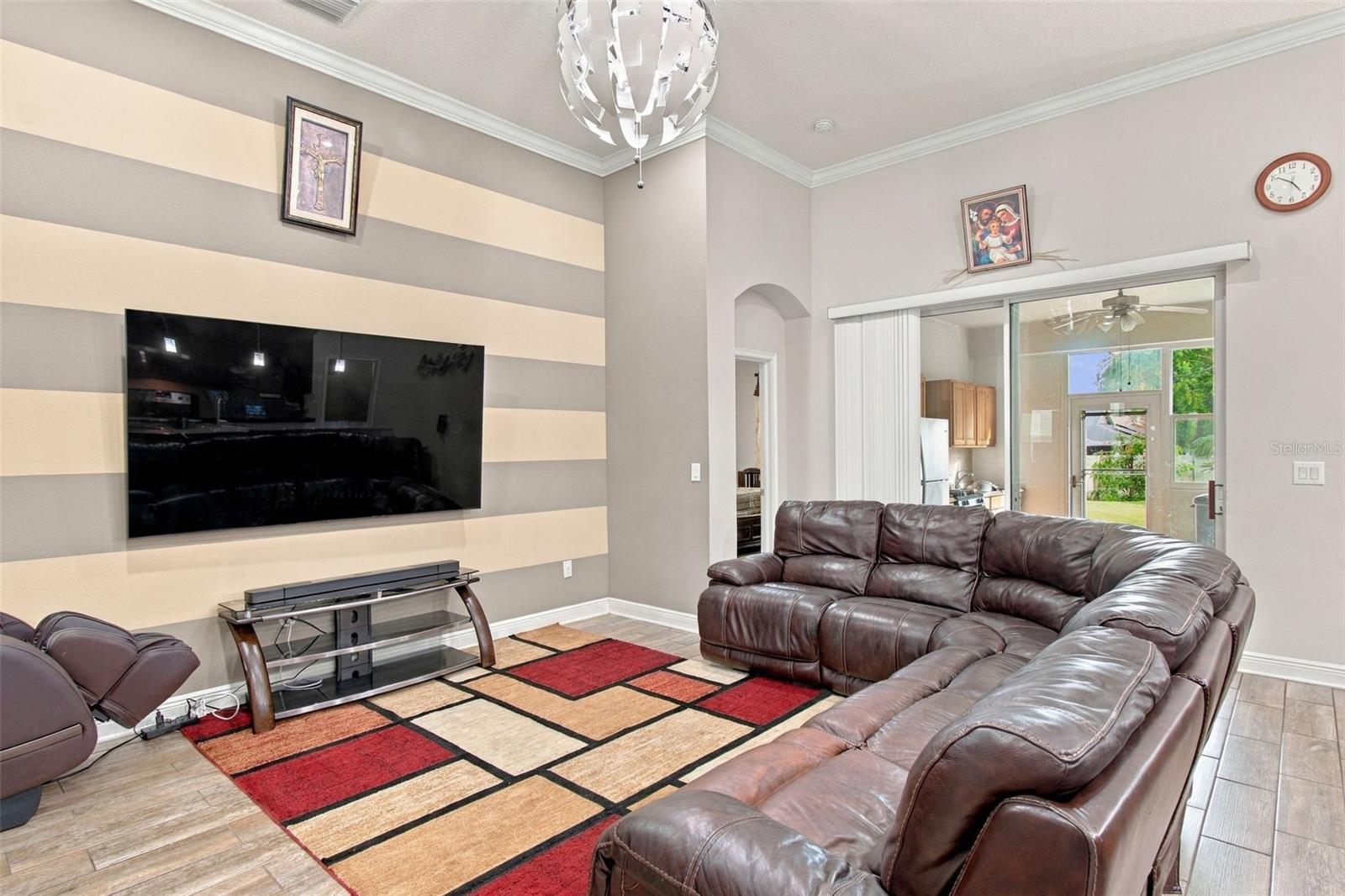 1015 TRACEY ANN LOOP