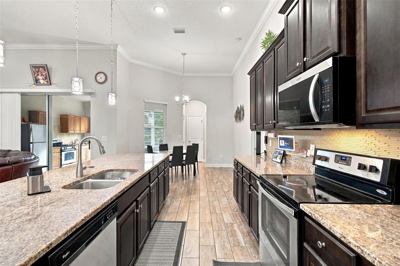 1015 TRACEY ANN LOOP