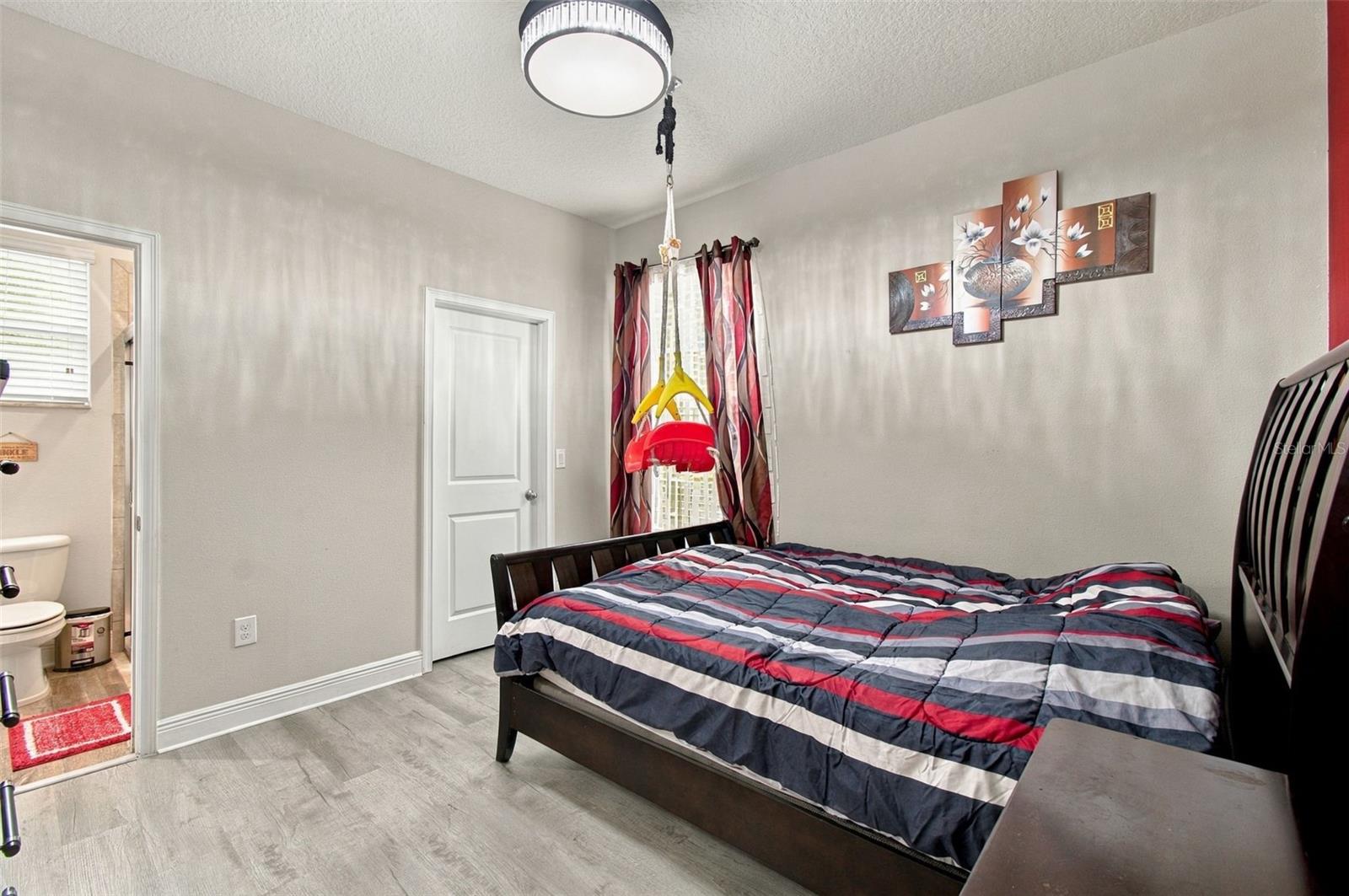 1015 TRACEY ANN LOOP