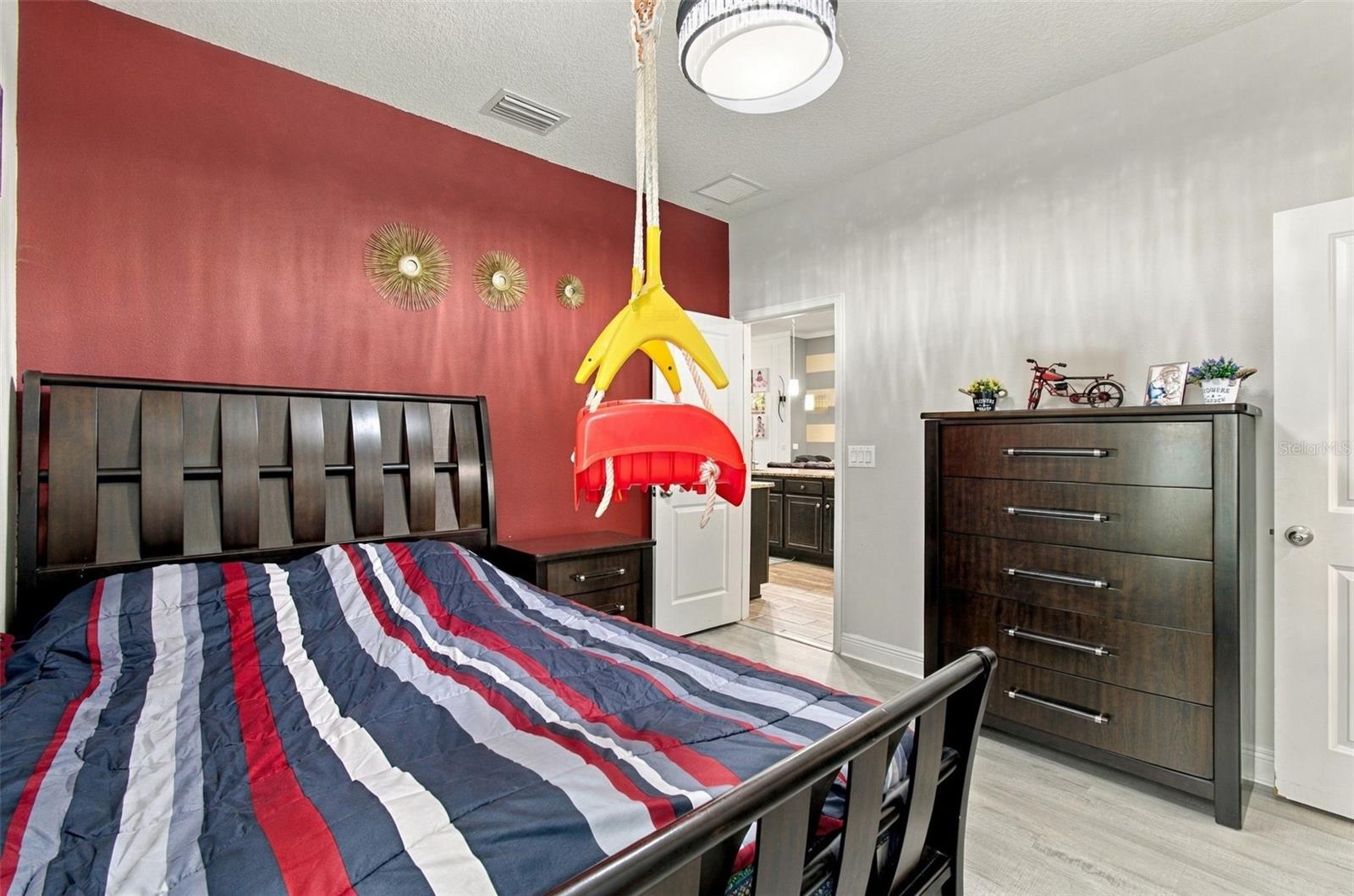 1015 TRACEY ANN LOOP