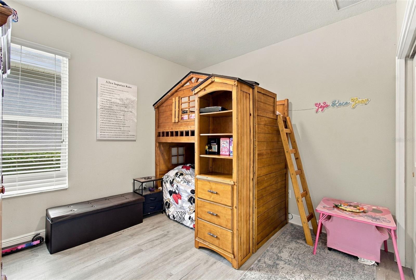 1015 TRACEY ANN LOOP