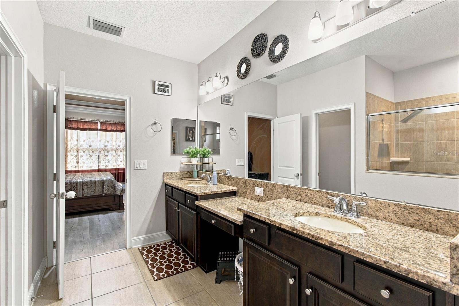 1015 TRACEY ANN LOOP