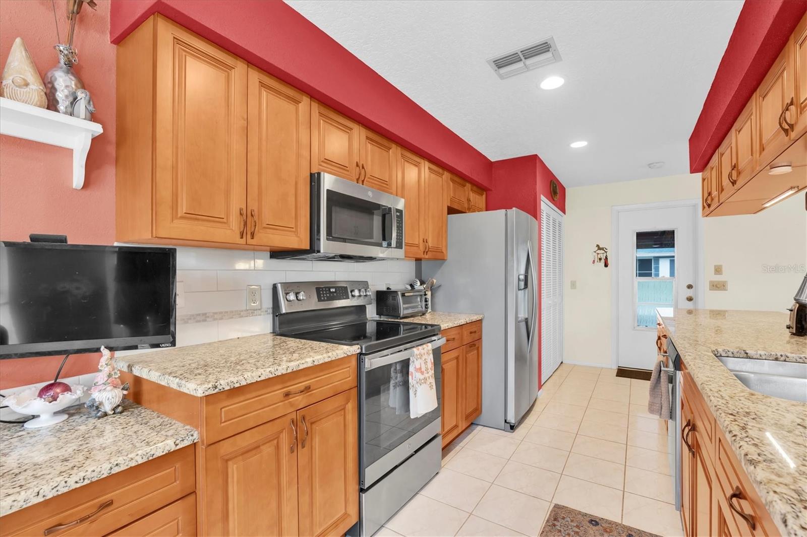 11120 SANDTRAP DR