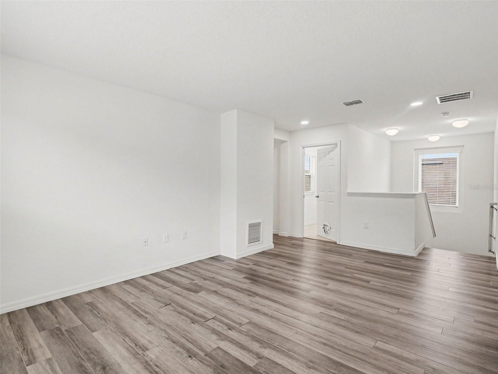 10439 LAGUNA PLAINS DR