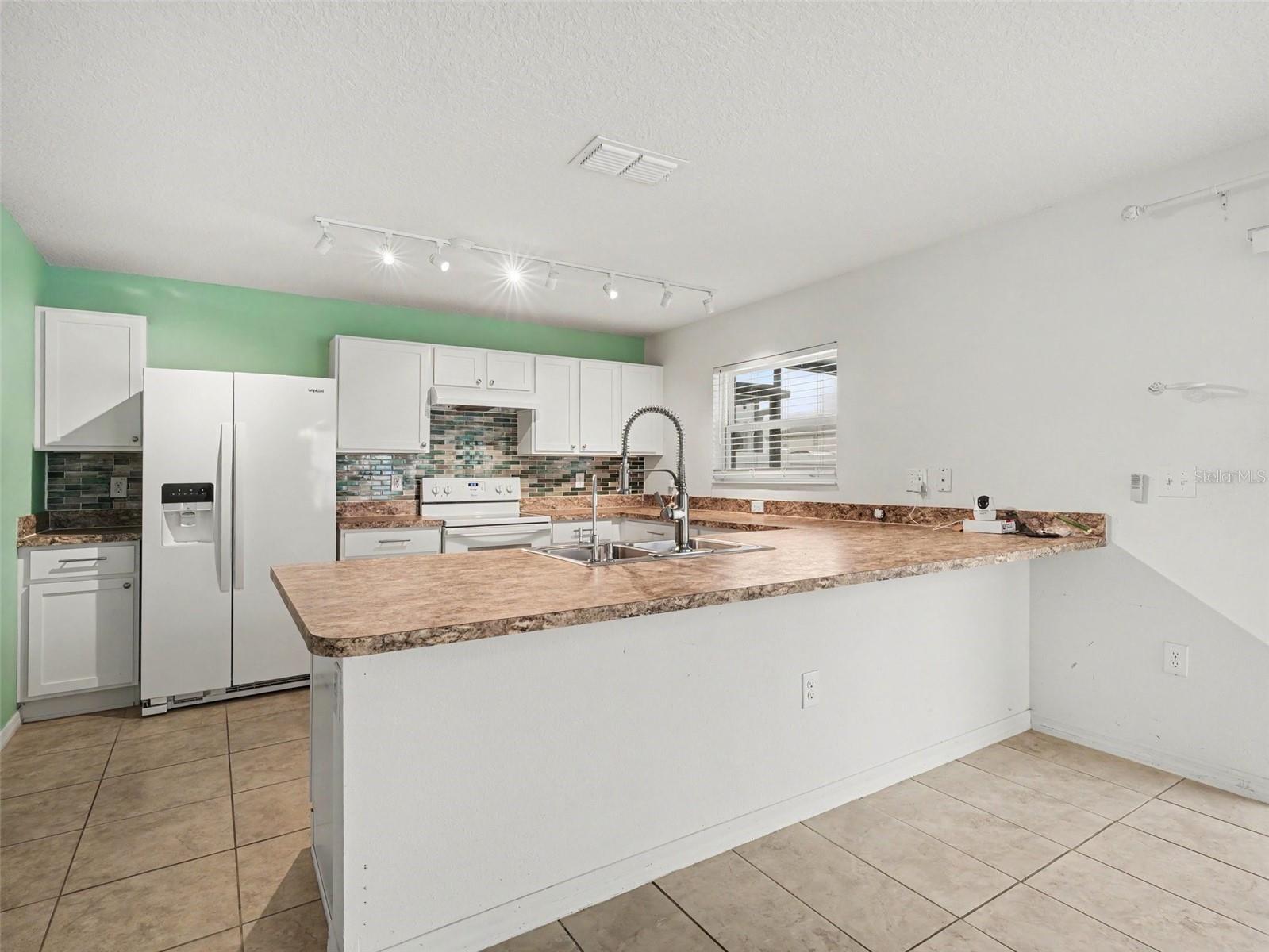 10439 LAGUNA PLAINS DR