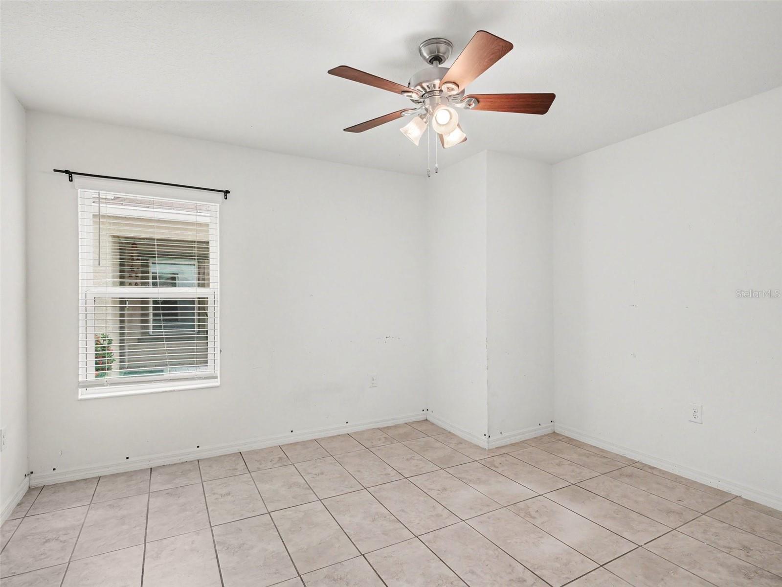 10439 LAGUNA PLAINS DR