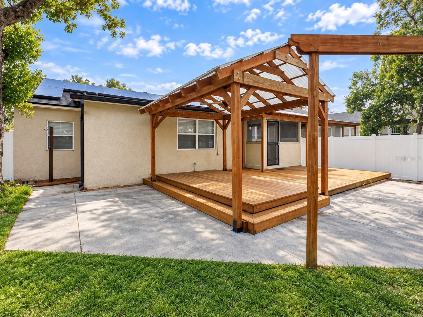 936 E SHADOWLAWN AVE