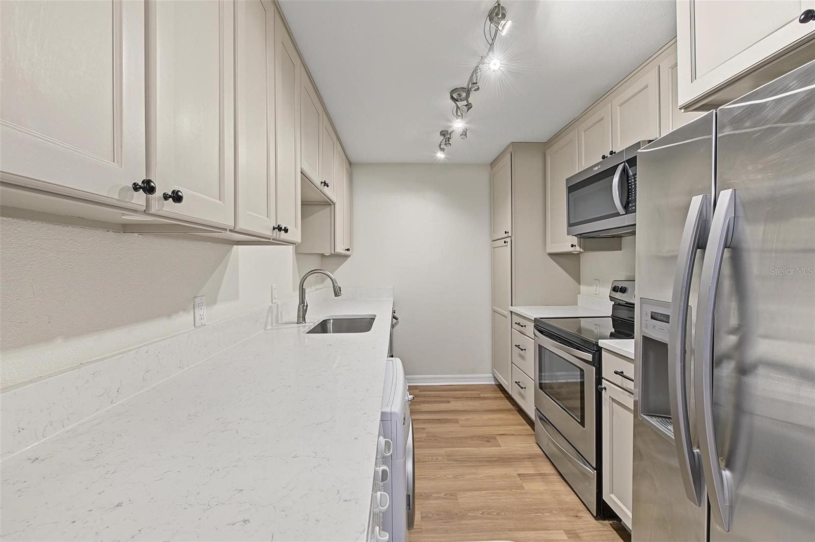 3211 W SWANN AVE #203