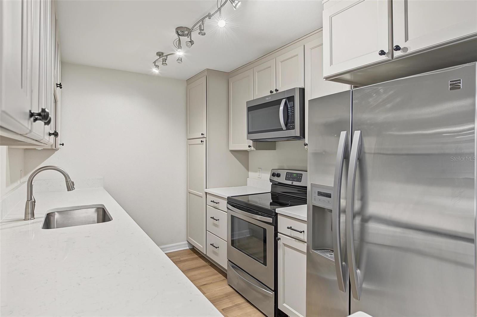 3211 W SWANN AVE #203