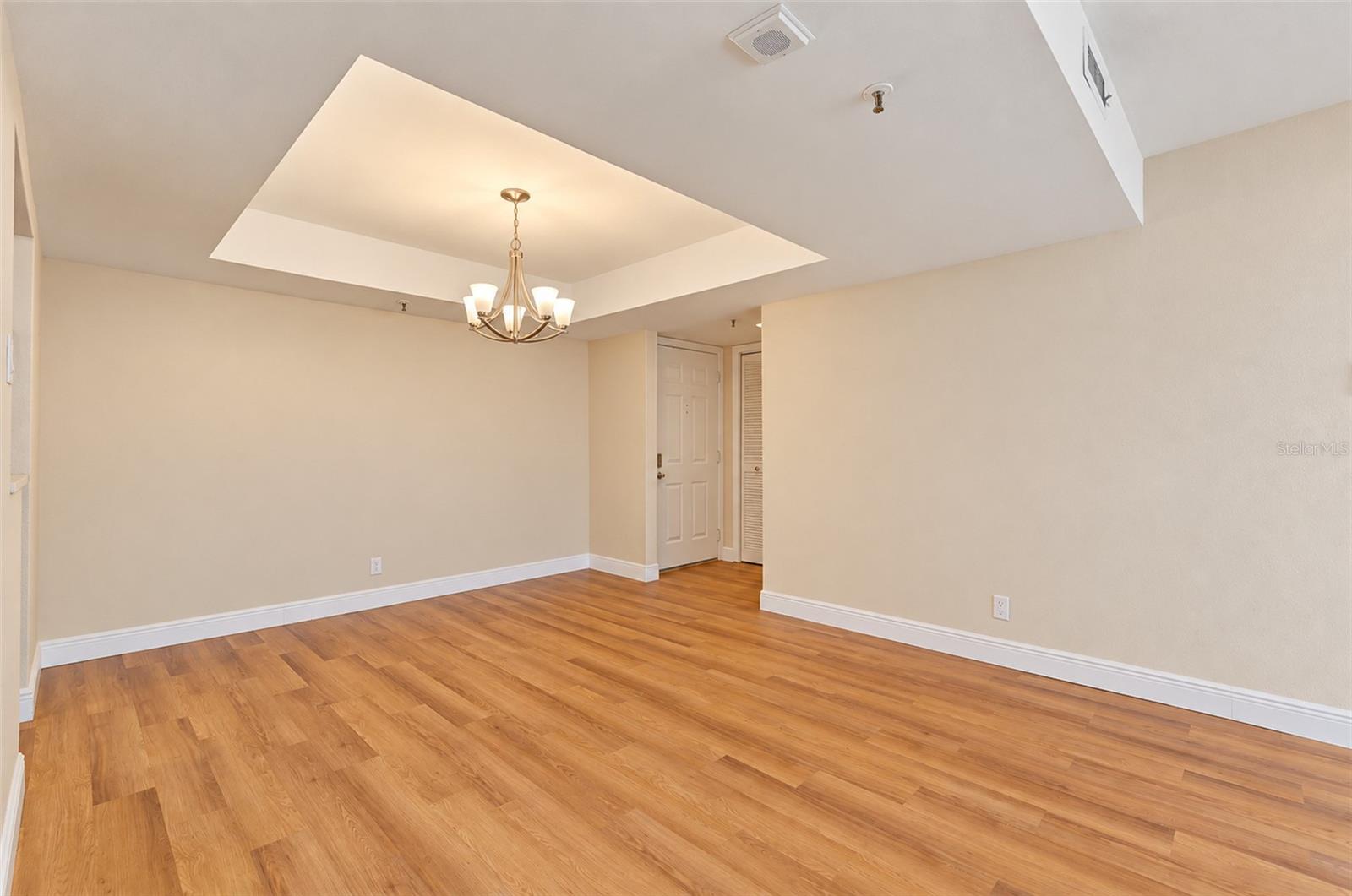 3211 W SWANN AVE #203