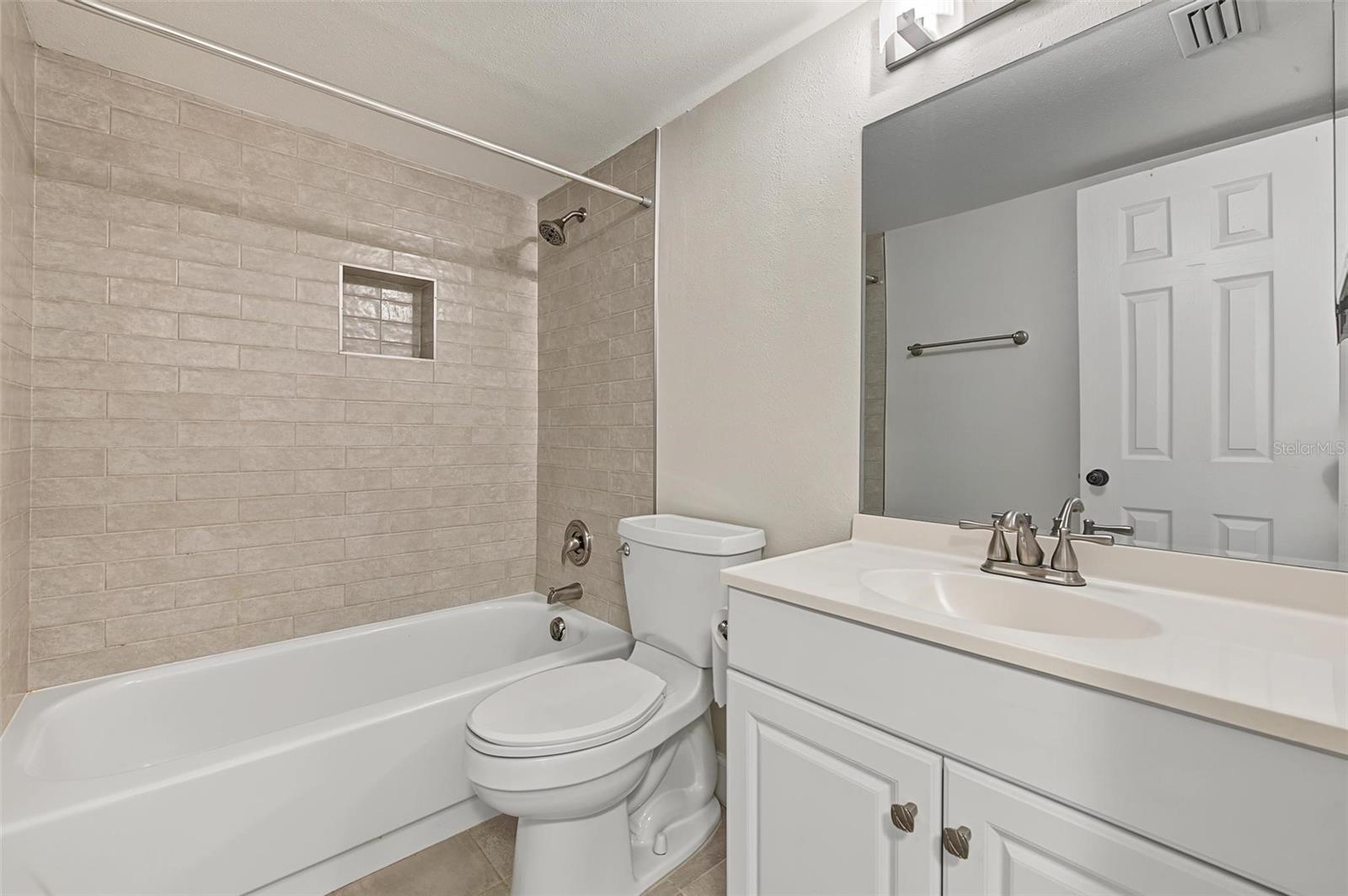 3211 W SWANN AVE #203