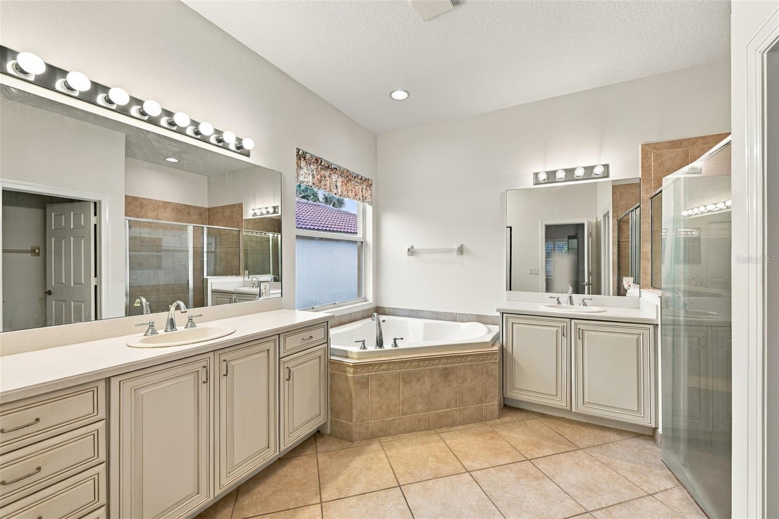 5014 SANDY BROOK CIR