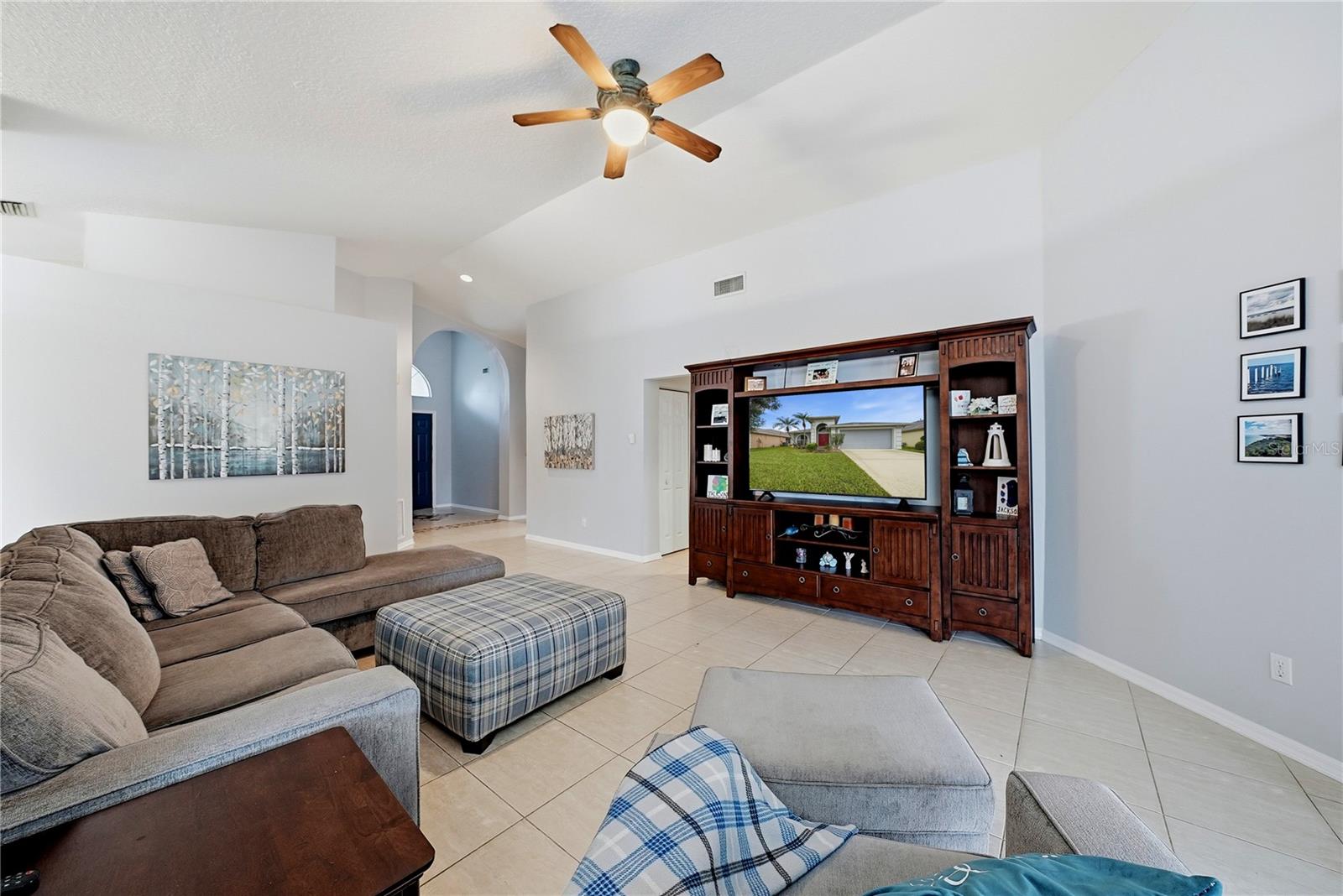 2012 BRIDGEHAMPTON PL