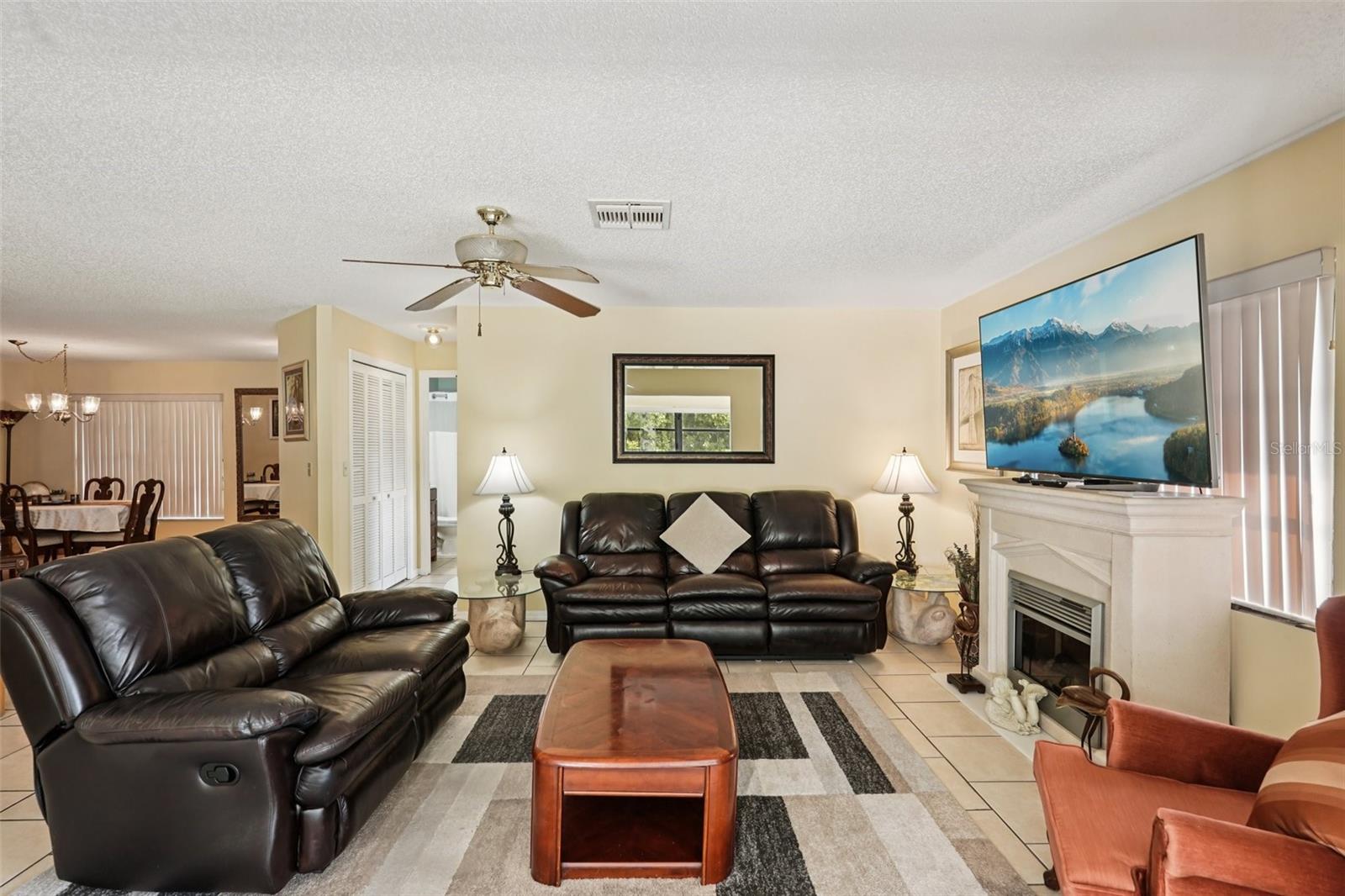 1805 NEW BEDFORD DR