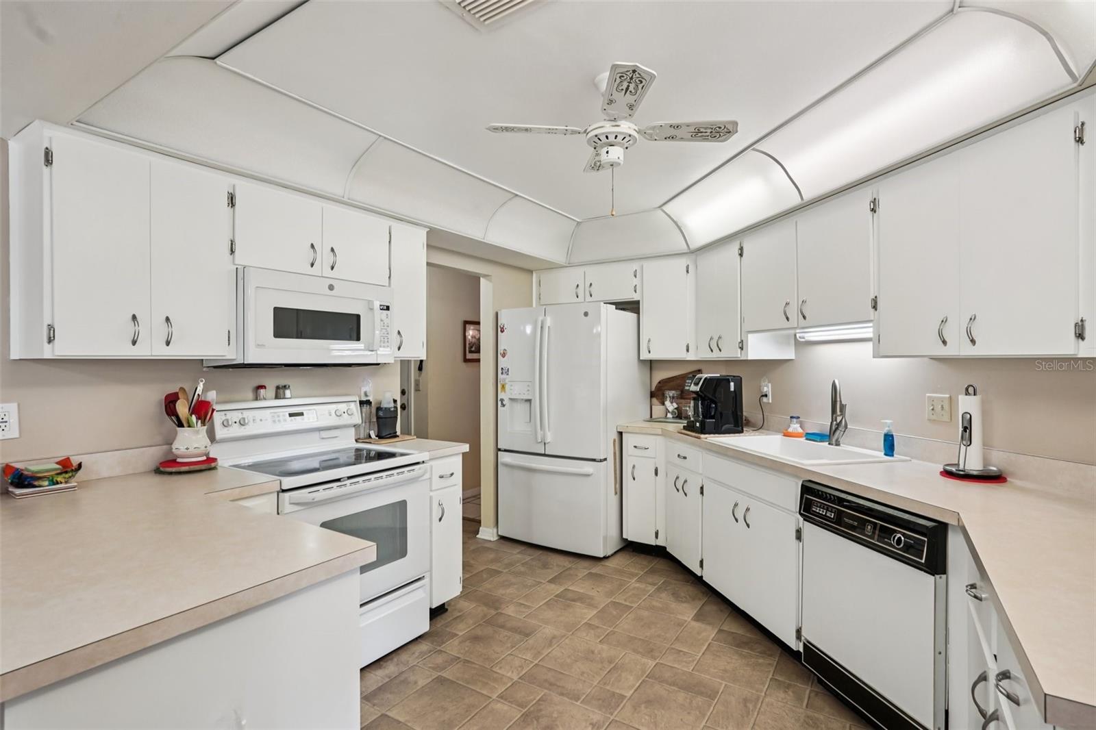 1805 NEW BEDFORD DR