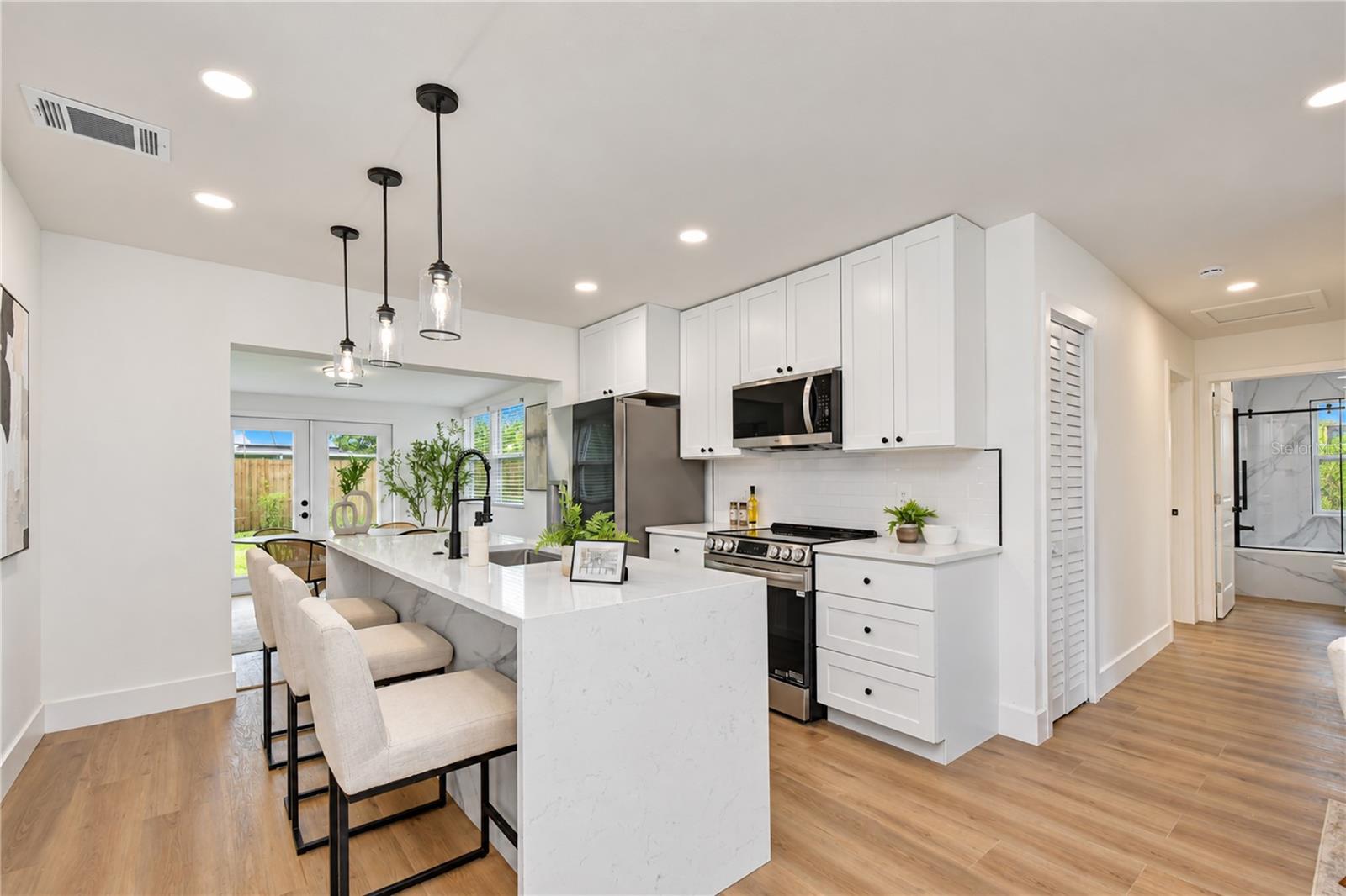 4000 W WALLACE AVE