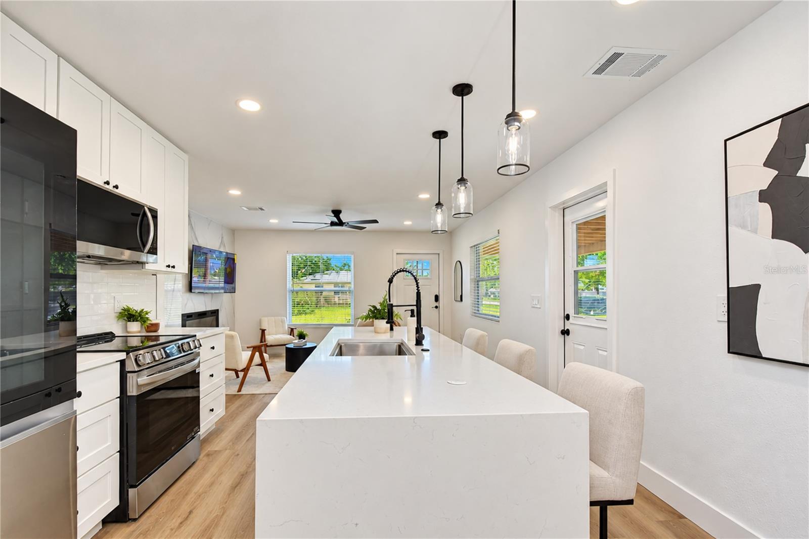 4000 W WALLACE AVE