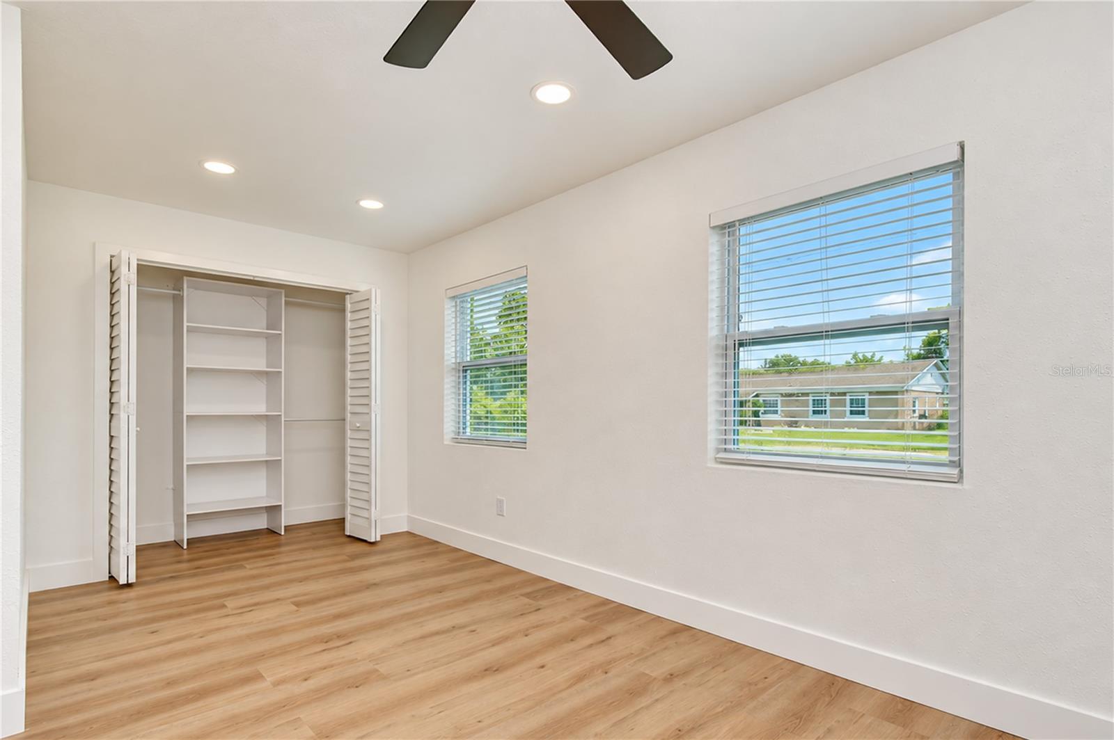 4000 W WALLACE AVE