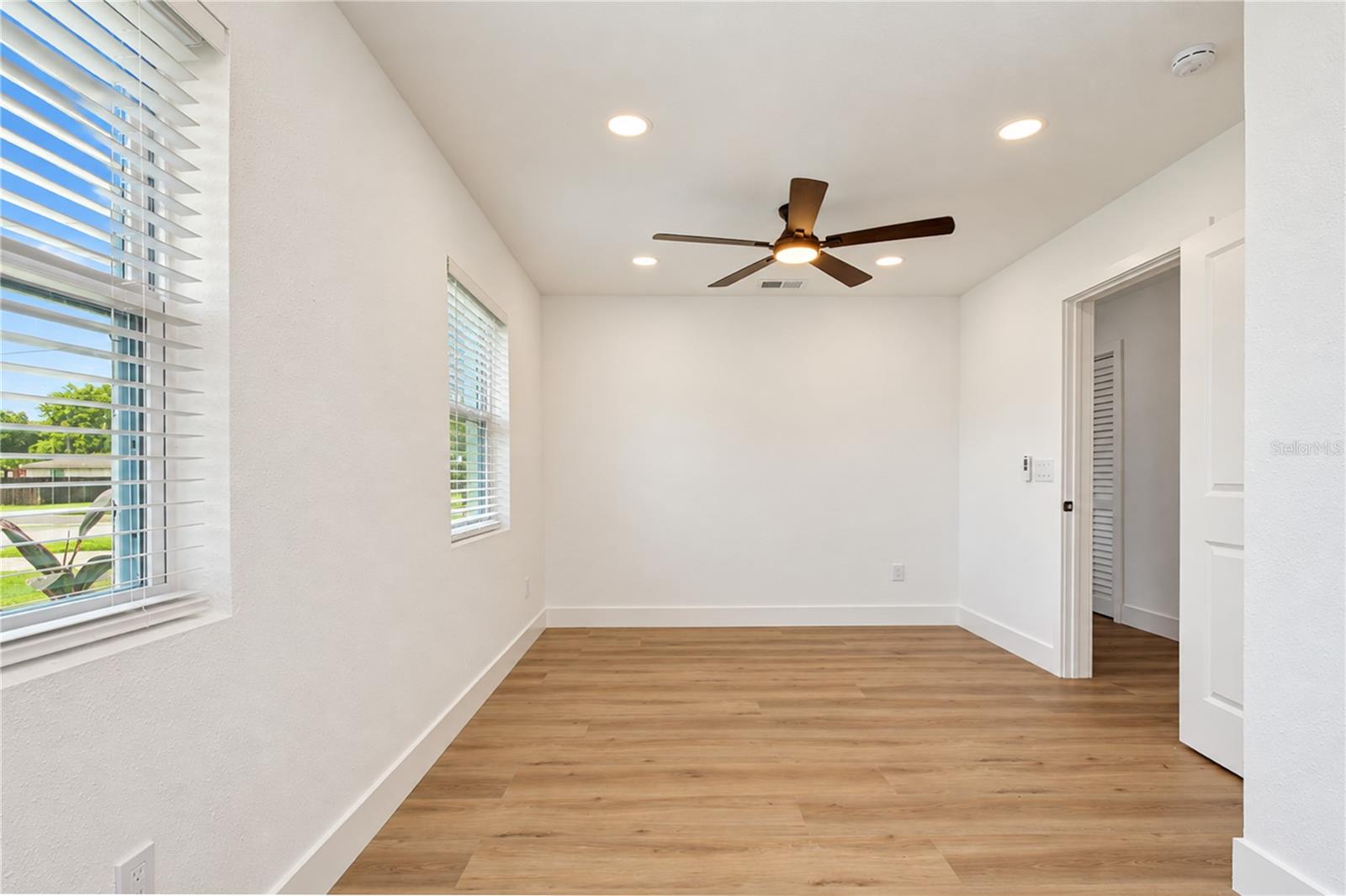 4000 W WALLACE AVE