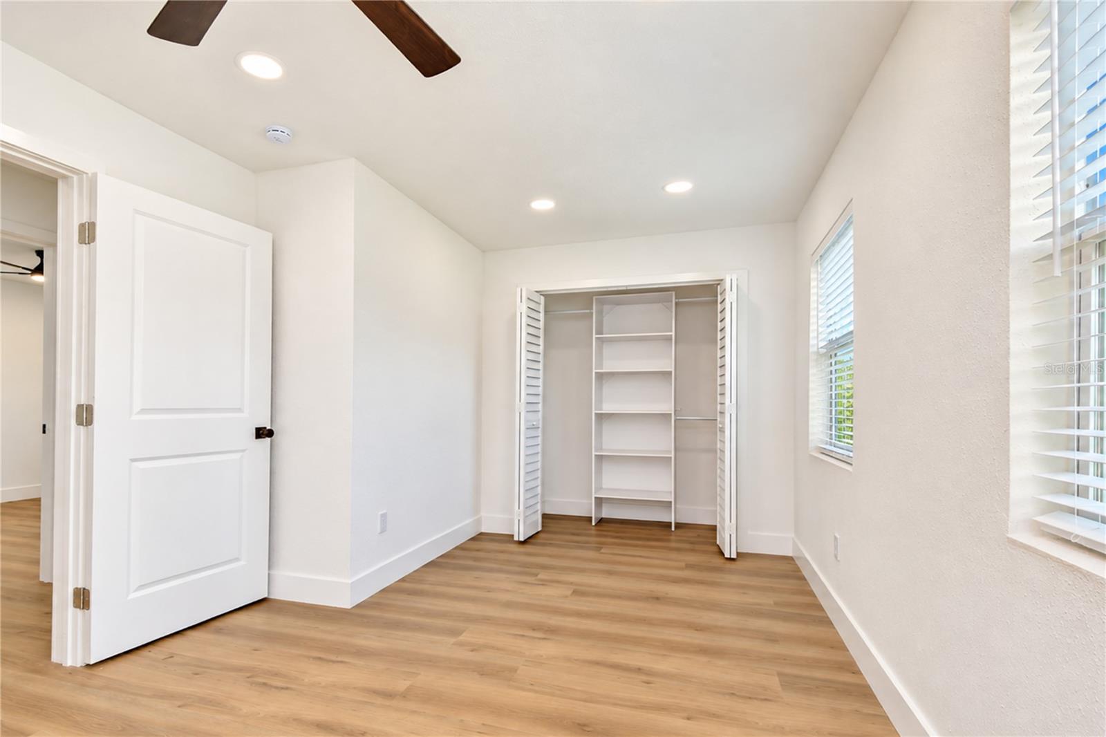 4000 W WALLACE AVE