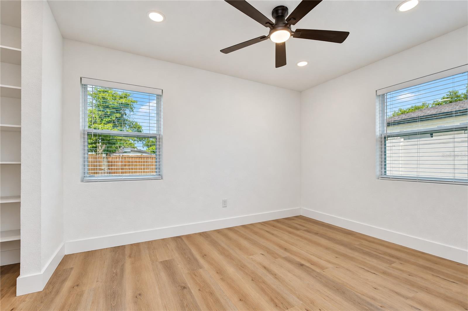 4000 W WALLACE AVE