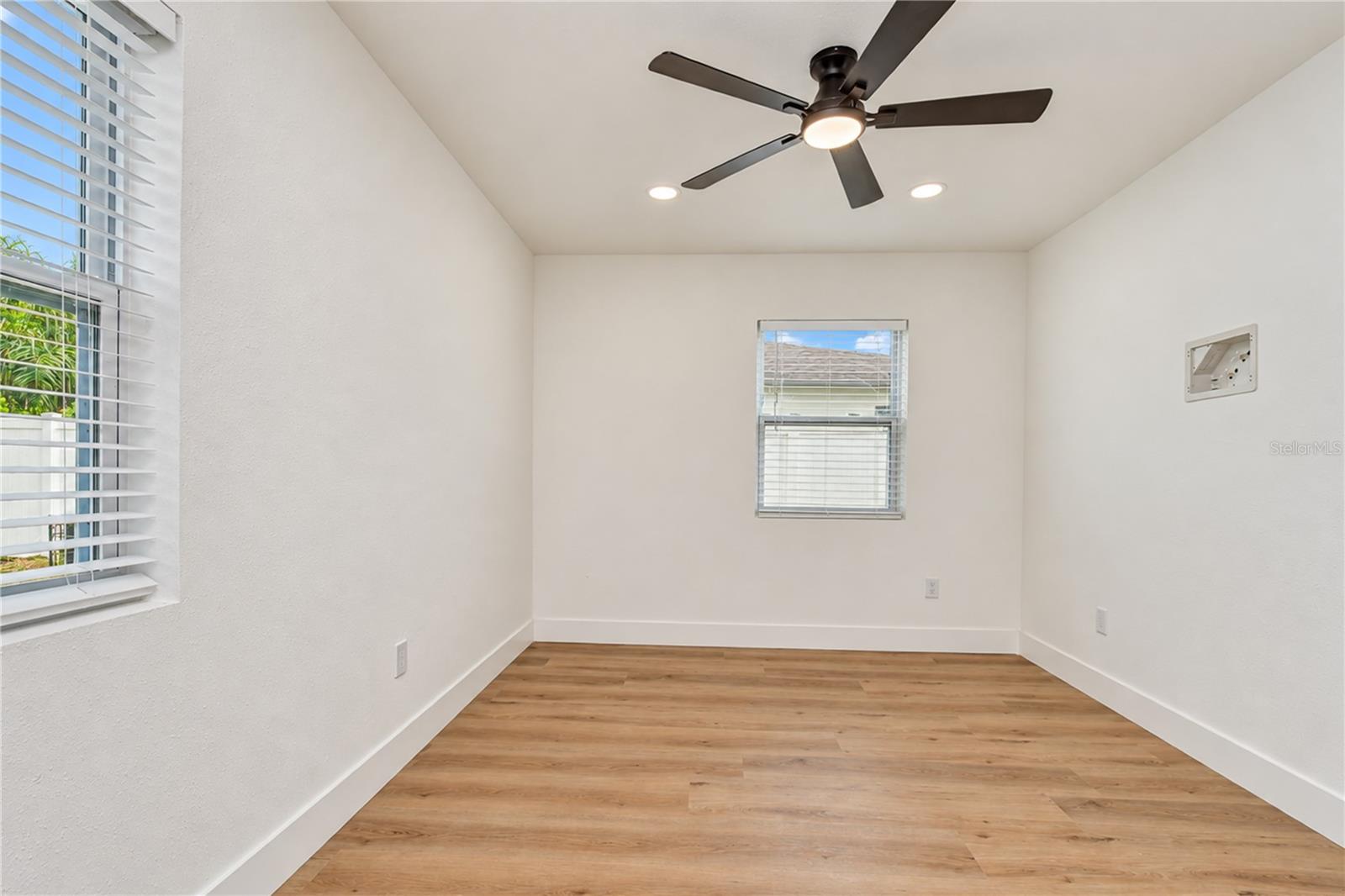 4000 W WALLACE AVE
