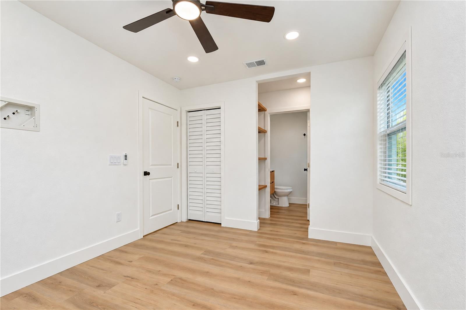 4000 W WALLACE AVE