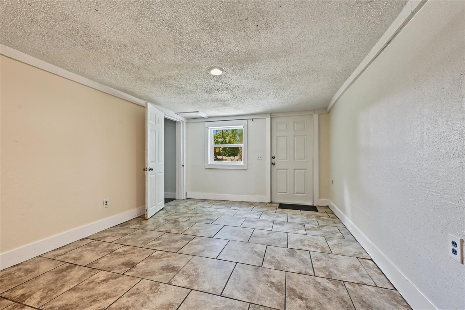 1301 E 18TH AVE