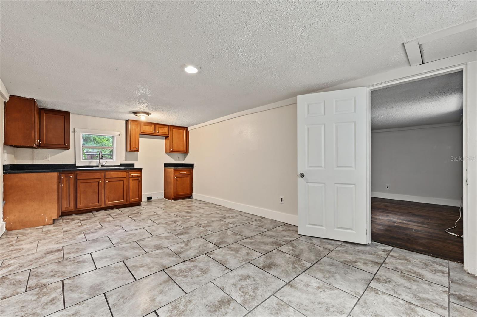 1301 E 18TH AVE