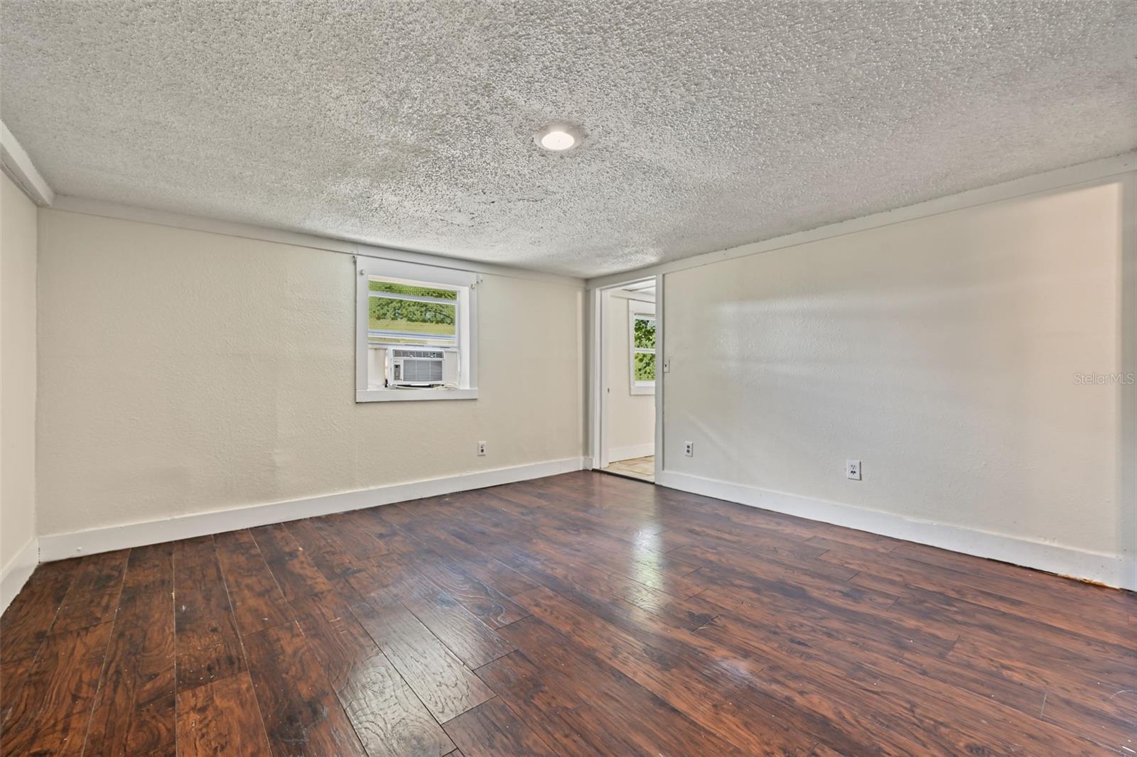1301 E 18TH AVE