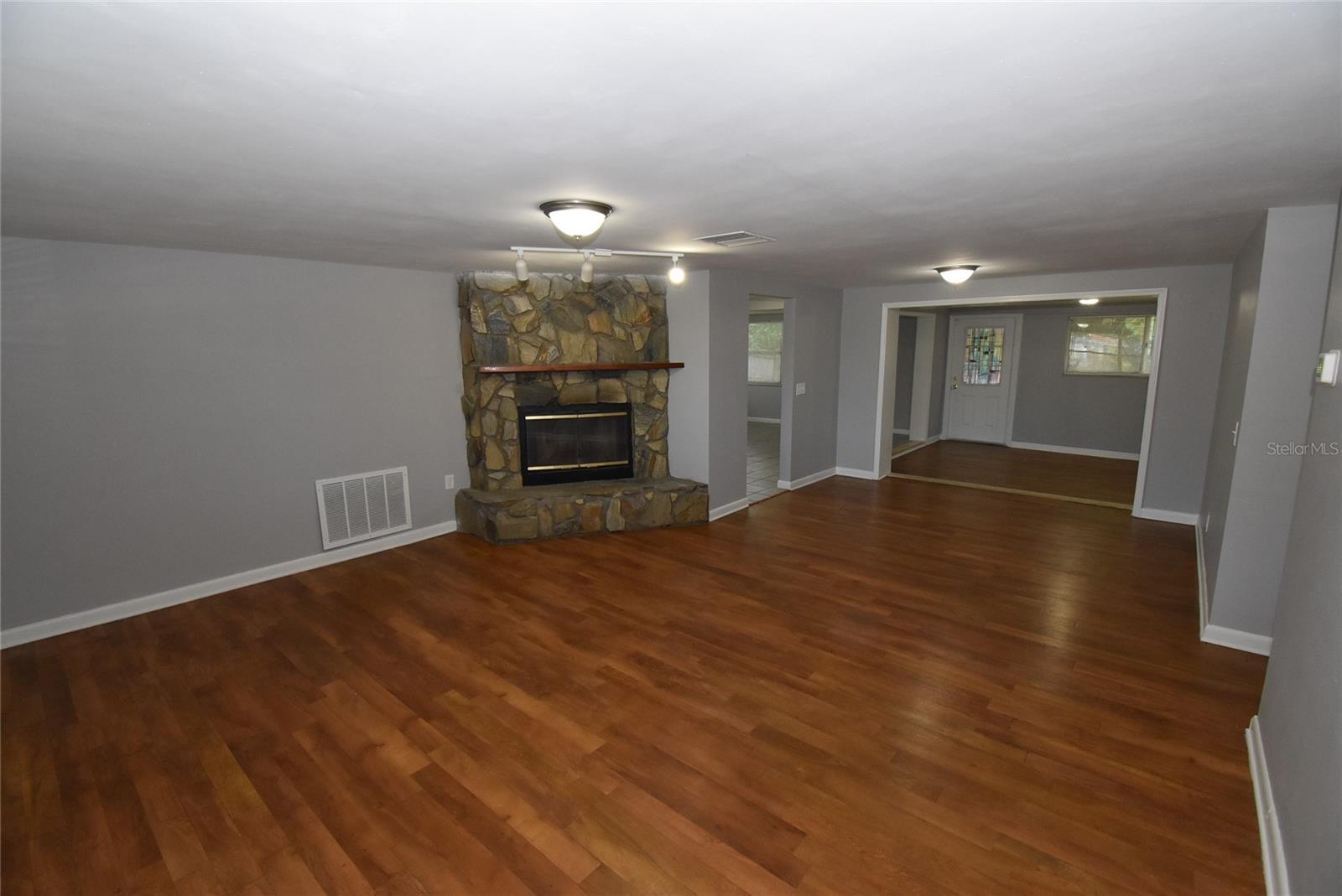 3212 BLUE BIRD DR