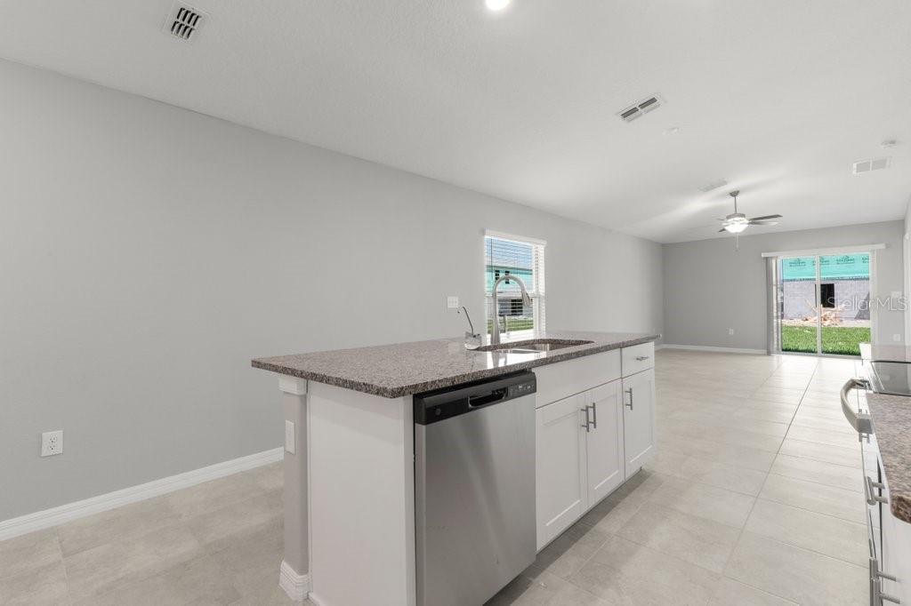 7110 AMELIA COVE CT
