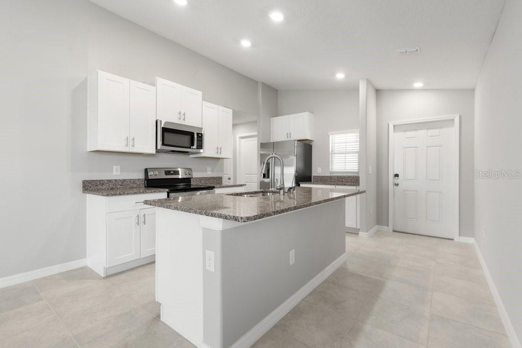 7110 AMELIA COVE CT