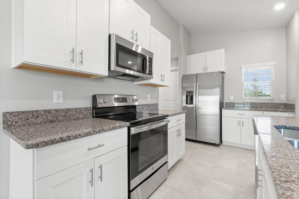 7110 AMELIA COVE CT