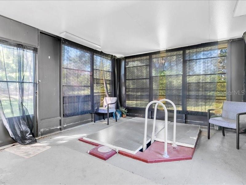 12805 PECAN TREE DR