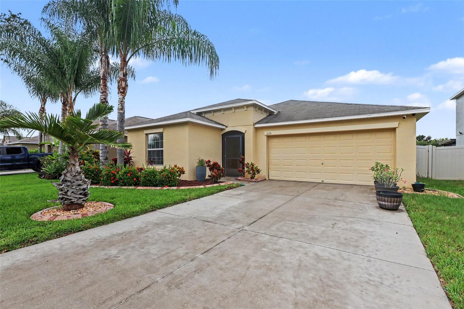 223 CASCADE BEND DR