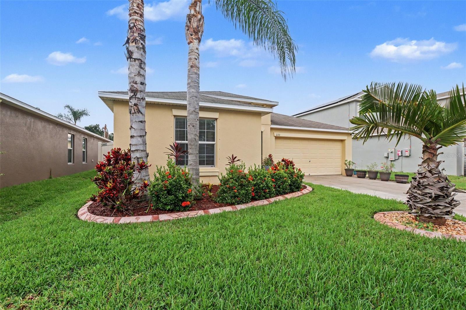 223 CASCADE BEND DR