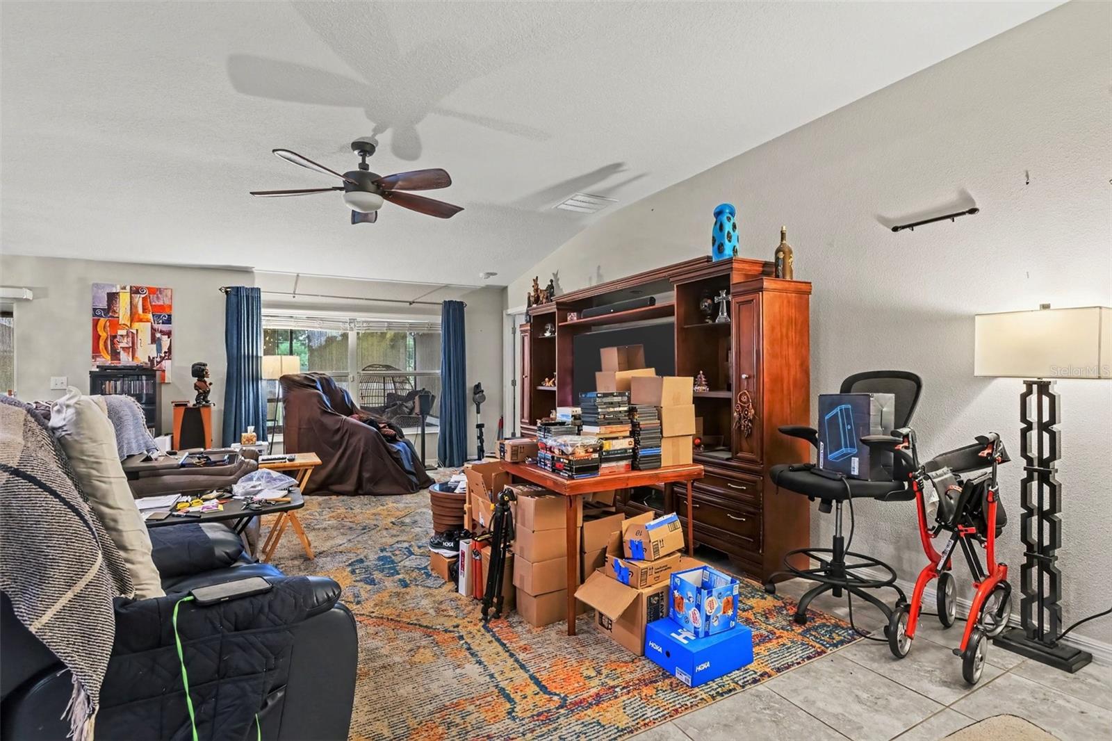 223 CASCADE BEND DR