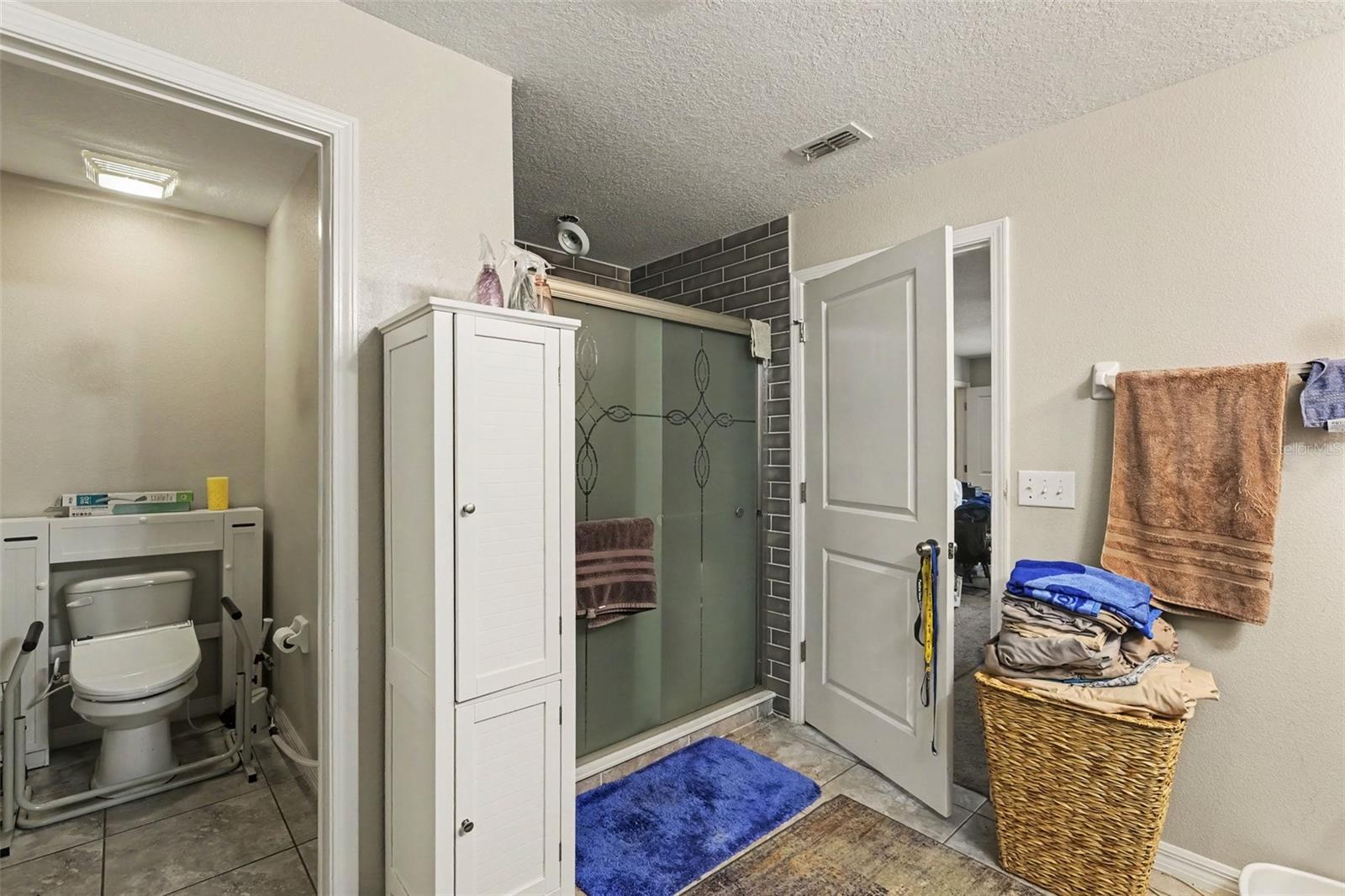 223 CASCADE BEND DR