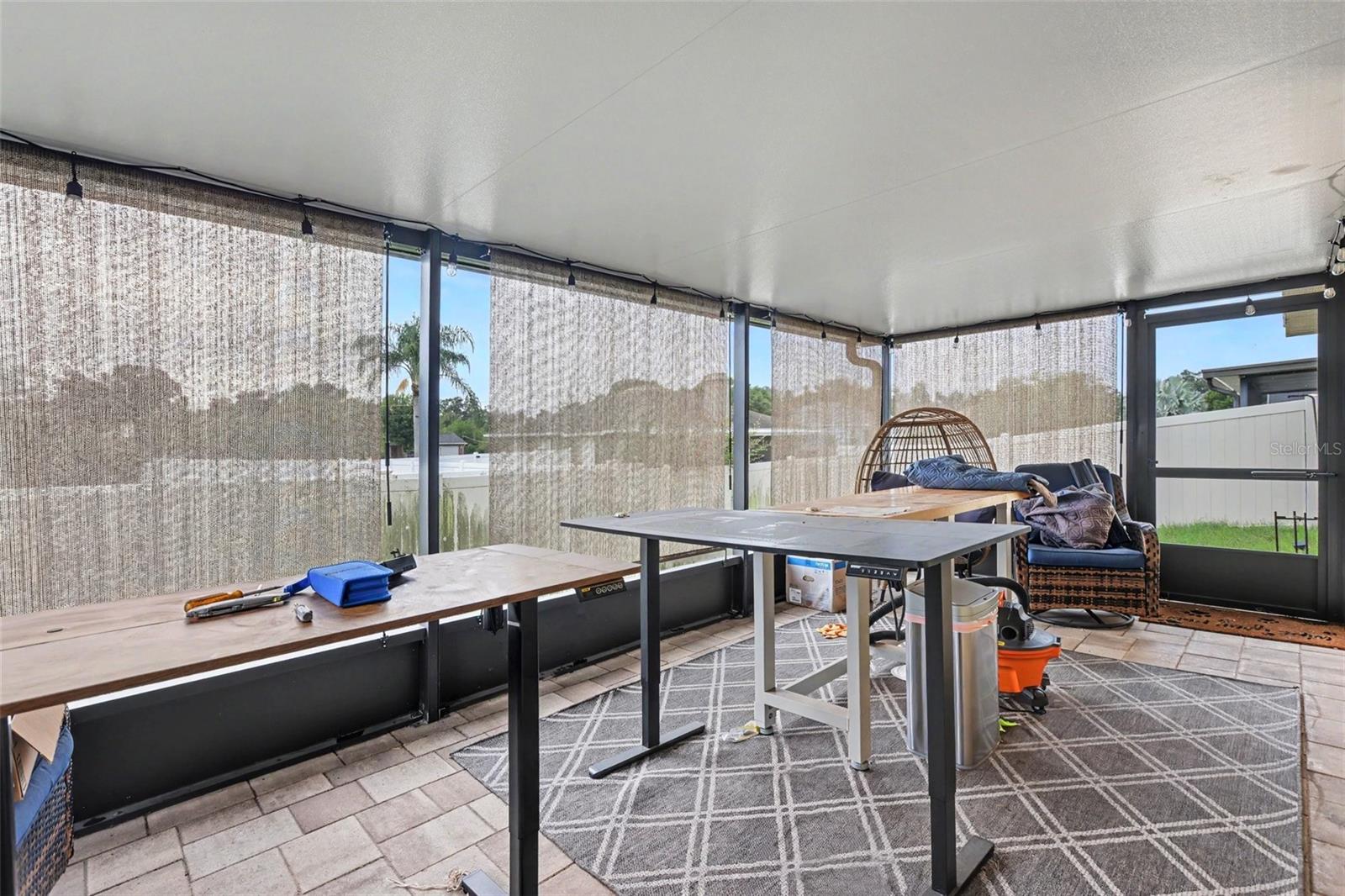 223 CASCADE BEND DR