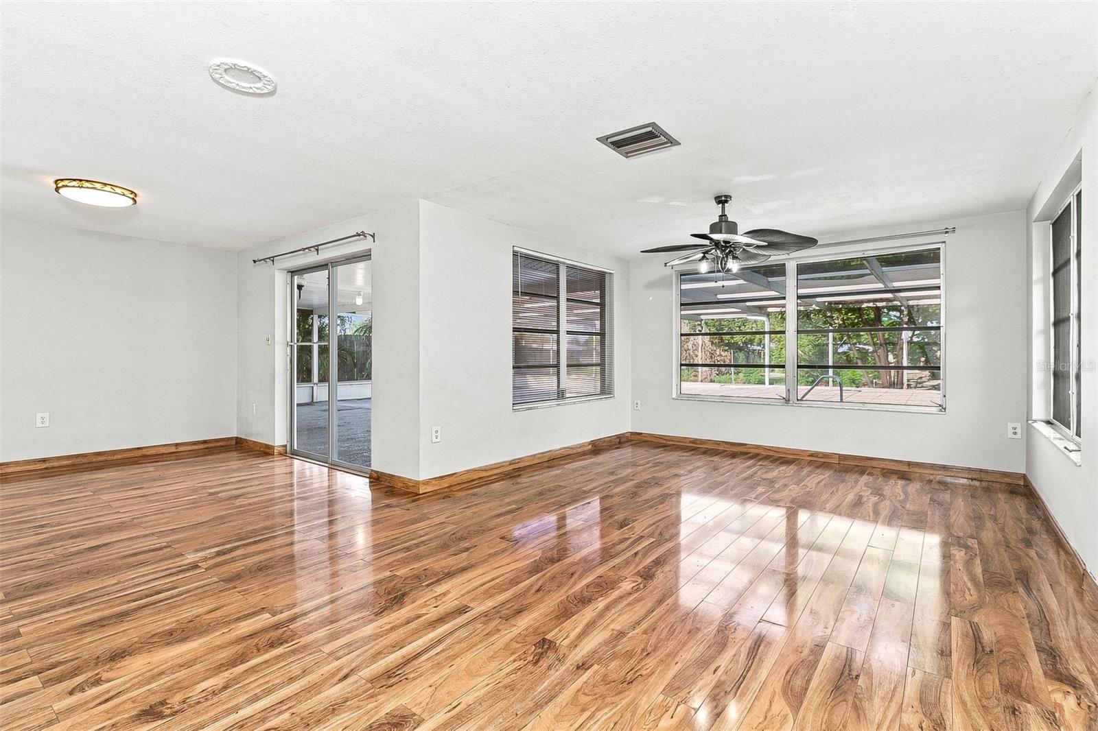 10121 OLEANDER DR
