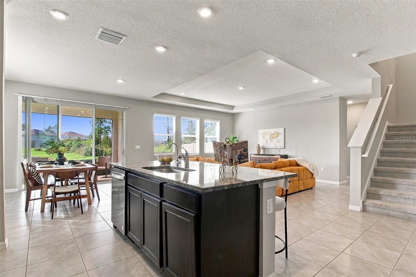 1510 TROPICAL OASIS AVE