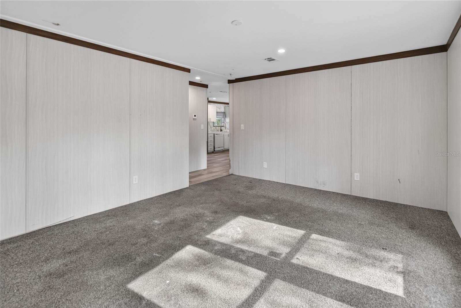17538 EVELYN CT