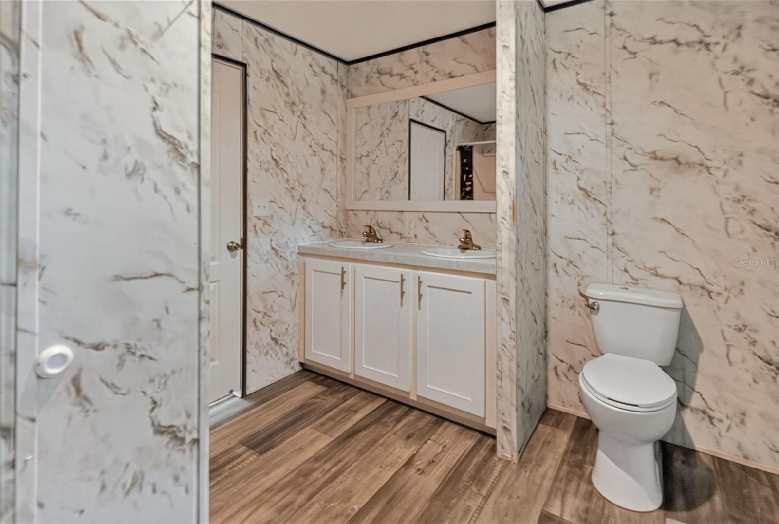 17538 EVELYN CT