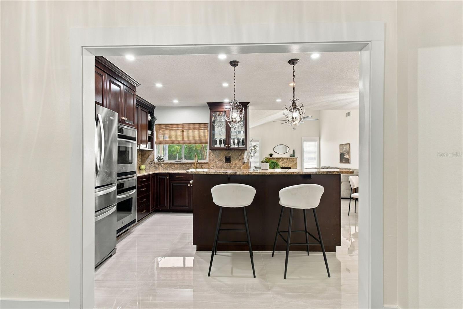15113 ALEXIS DR