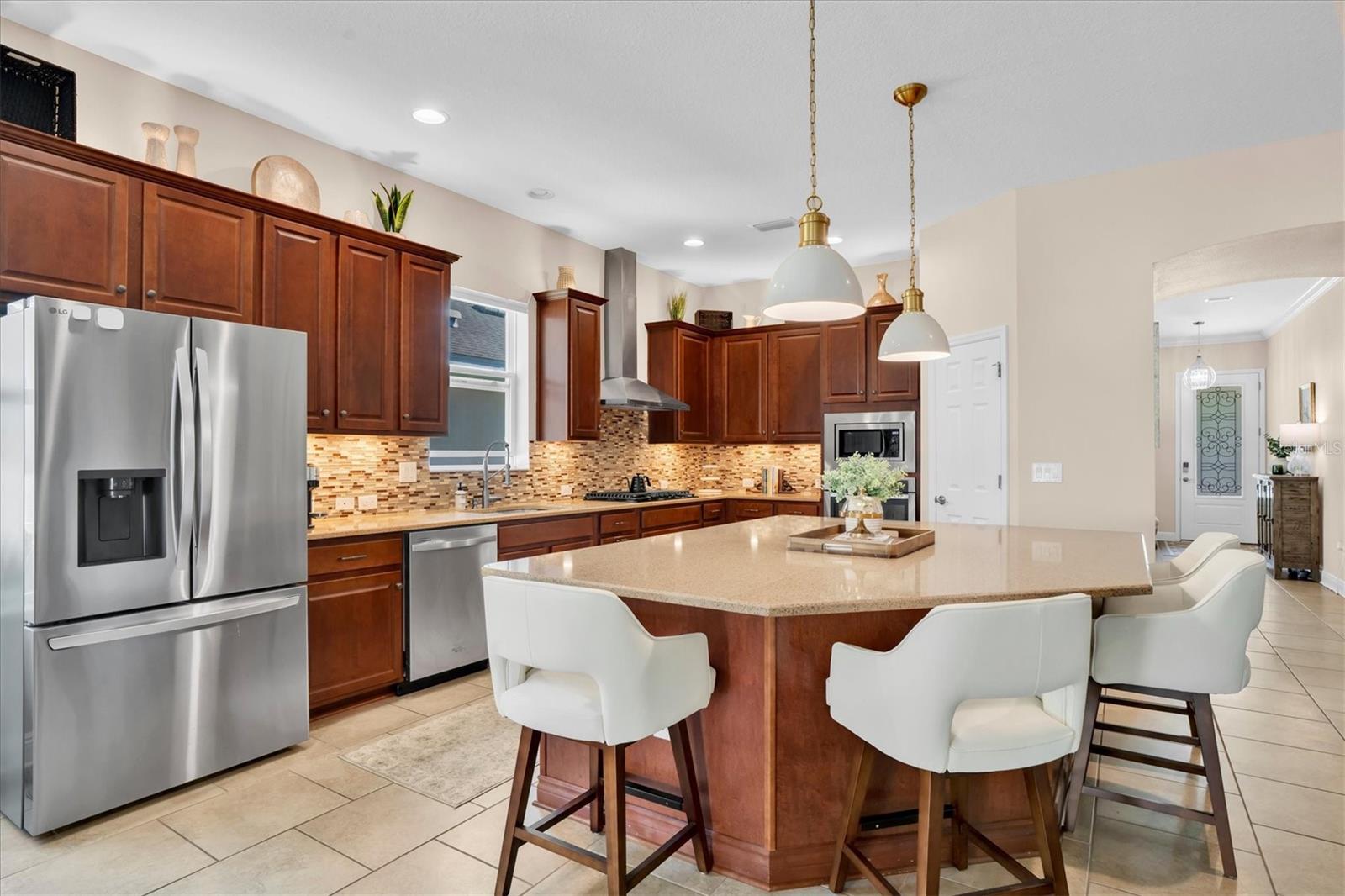 1212 LOREA LN
