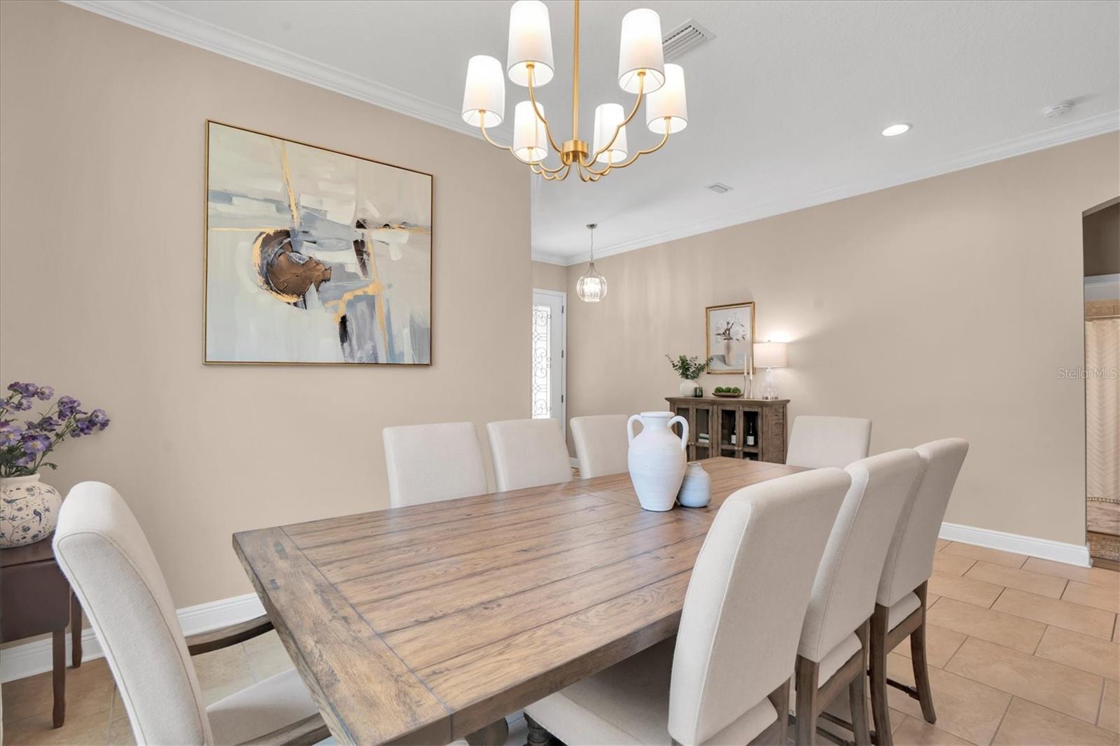 1212 LOREA LN